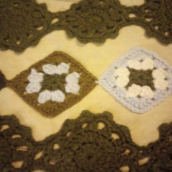 Pleated sleeve sweatshirt with crochet accent on back - Picture 8 of 9